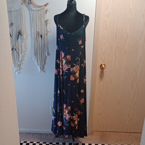 Trapeze Tank Maxi Dress - Picture 2 of 4